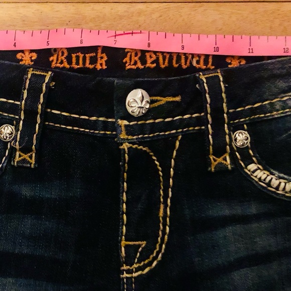 Beautiful Rock Revivals with Factory Destruction and Backing - Picture 8 of 12